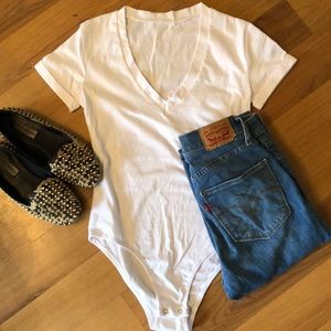 Minimalist short sleeve body suit! #nomorebunch